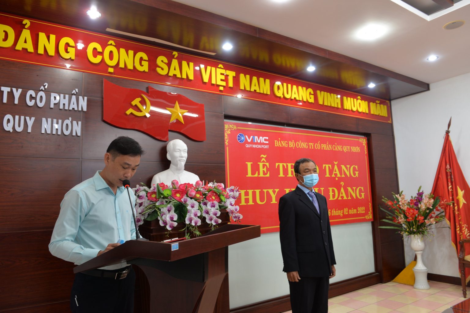 LỄ TRAO HUY HIỆU 30 NĂM TUỔI ĐẢNG