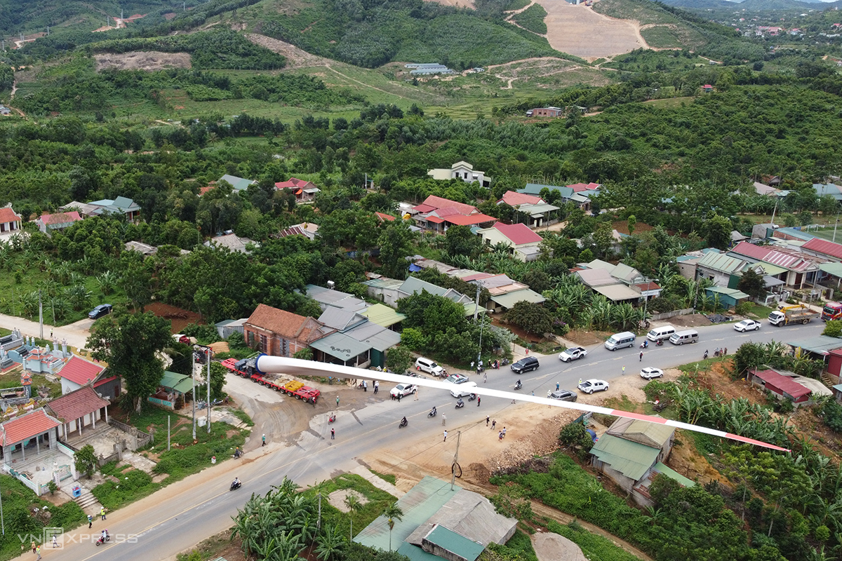 Thử nghiệm thiết bị nâng hạ cánh trụ điện gió