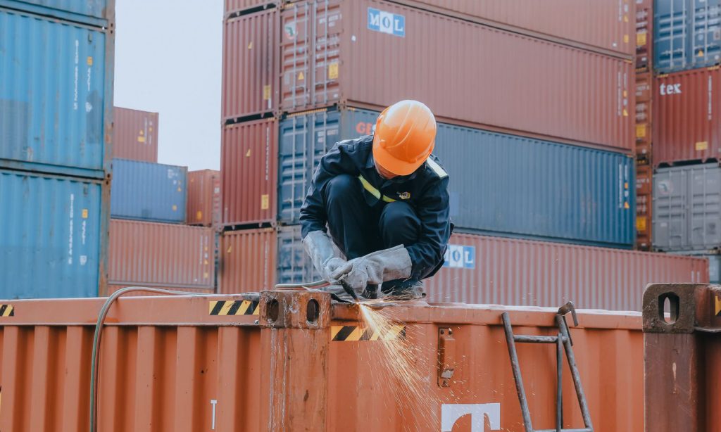 sua-chua-container